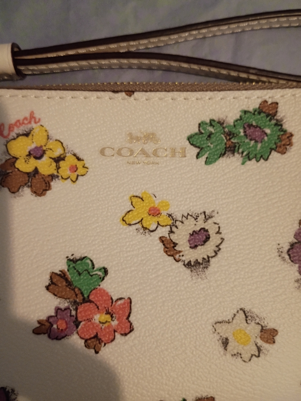 Coach Floral Field Print Wristlet NWOT - Picture 2 of 10